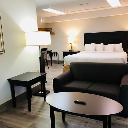 Travelodge By Wyndham Уэлленд Экстерьер фото